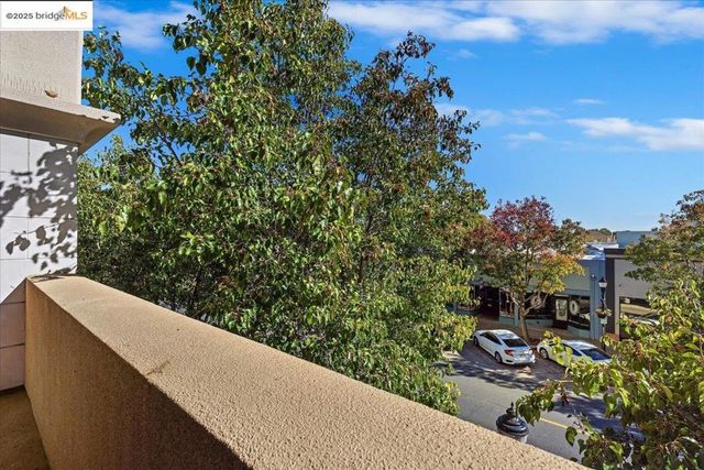 88 E 6Th St 215, Pittsburg, CA 94565