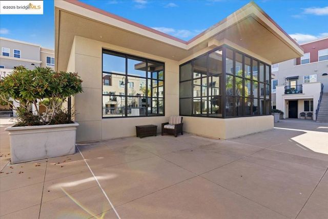 88 E 6Th St 215, Pittsburg, CA 94565