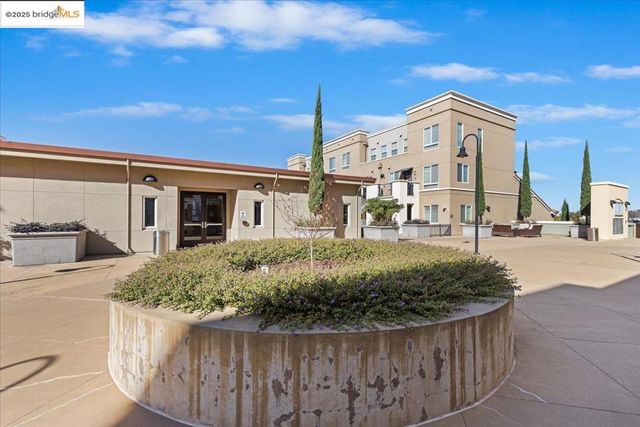 88 E 6Th St 215, Pittsburg, CA 94565