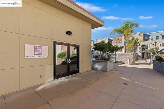 88 E 6Th St 215, Pittsburg, CA 94565