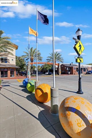 88 E 6Th St 215, Pittsburg, CA 94565