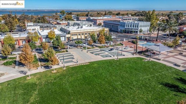 88 E 6Th St 215, Pittsburg, CA 94565