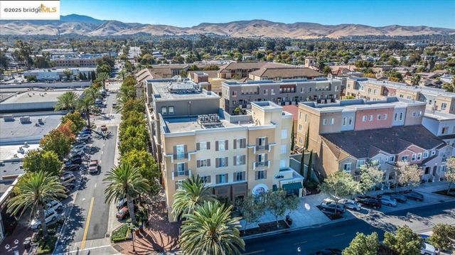 88 E 6Th St 215, Pittsburg, CA 94565