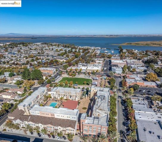 88 E 6Th St 215, Pittsburg, CA 94565