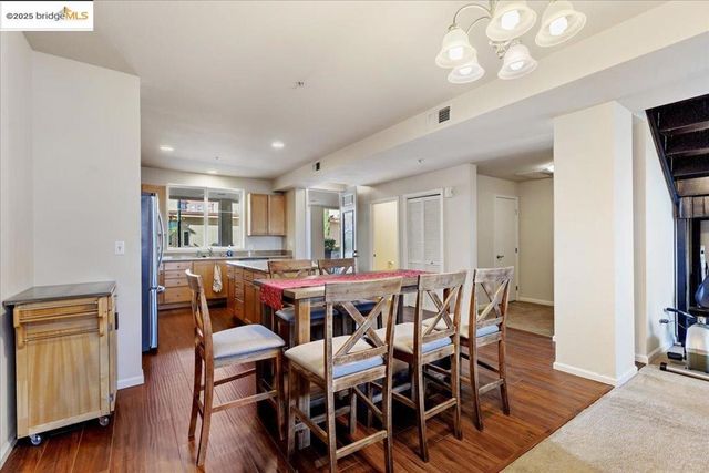 88 E 6Th St 215, Pittsburg, CA 94565