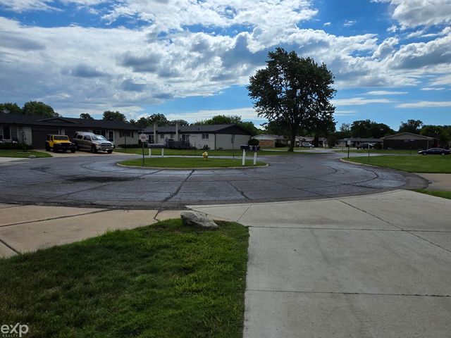 47459 Michele Court, Chesterfield Twp, MI 48047