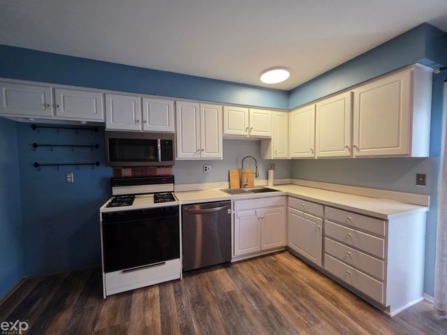 47459 Michele Court, Chesterfield Twp, MI 48047