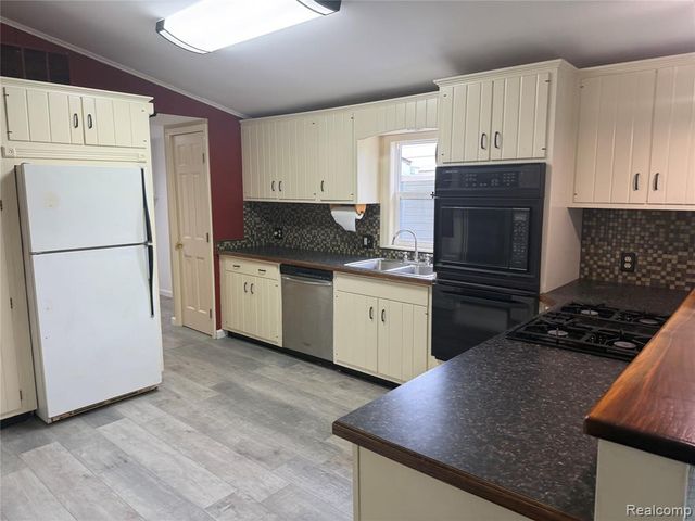 7149-7163 Burpee Road, Grand Blanc, MI 48439