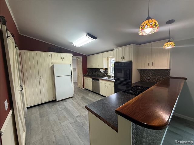 7149-7163 Burpee Road, Grand Blanc, MI 48439