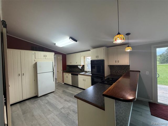 7149-7163 Burpee Road, Grand Blanc, MI 48439