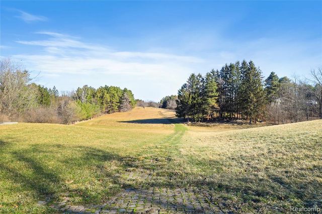 7149-7163 Burpee Road, Grand Blanc, MI 48439