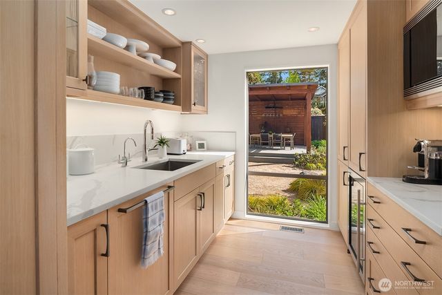 13403 NE 33rd Lane, Bellevue, WA 98005