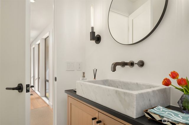 13403 NE 33rd Lane, Bellevue, WA 98005