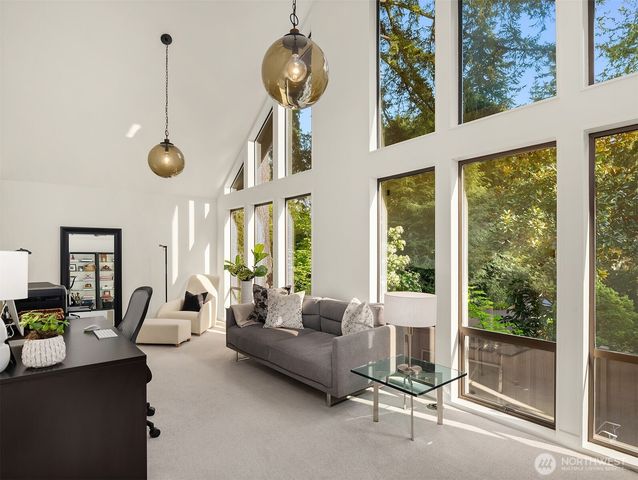 13403 NE 33rd Lane, Bellevue, WA 98005