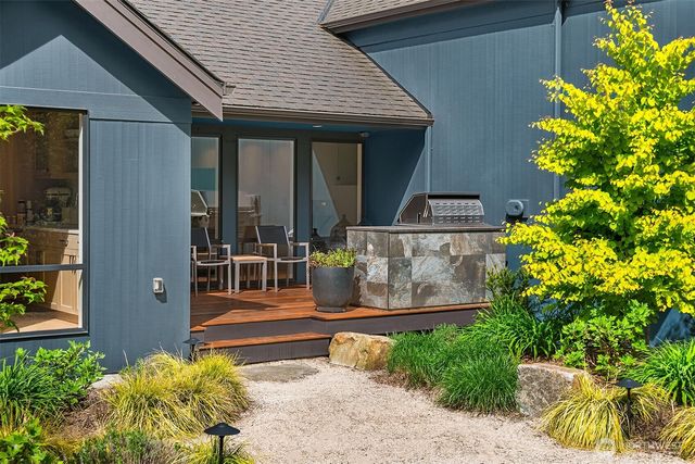 13403 NE 33rd Lane, Bellevue, WA 98005