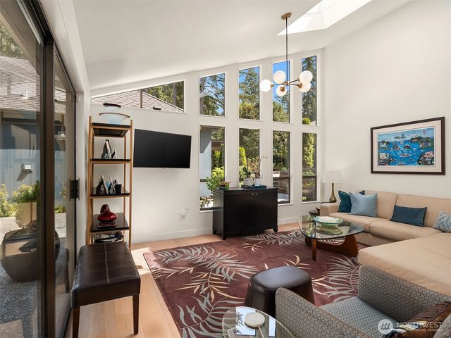 13403 NE 33rd Lane, Bellevue, WA 98005