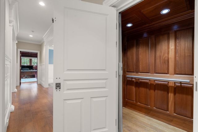 50 Oxbow Rd, Needham, MA 02492