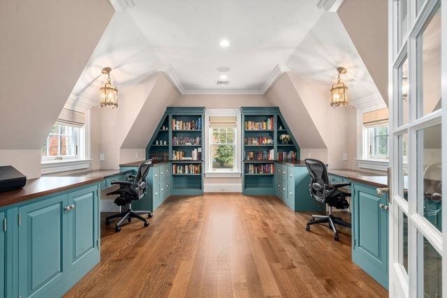 50 Oxbow Rd, Needham, MA 02492