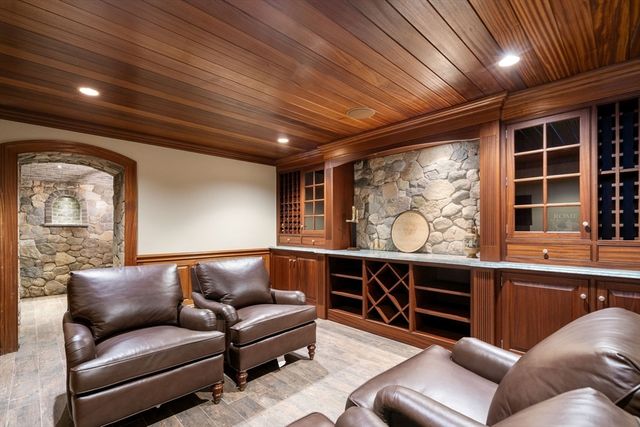 50 Oxbow Rd, Needham, MA 02492