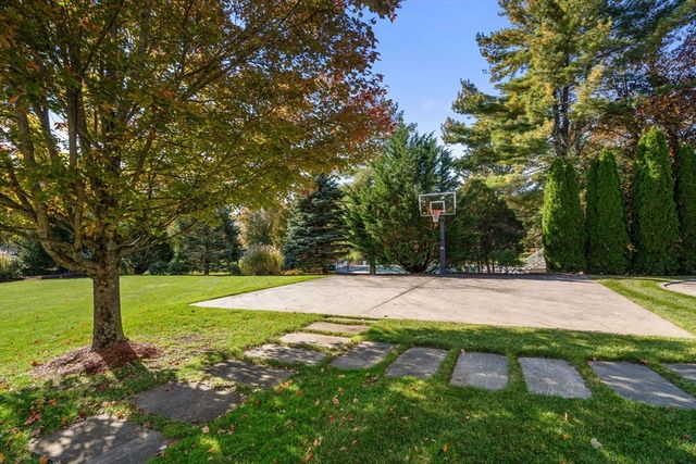 50 Oxbow Rd, Needham, MA 02492