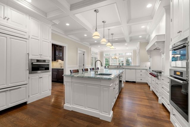 50 Oxbow Rd, Needham, MA 02492