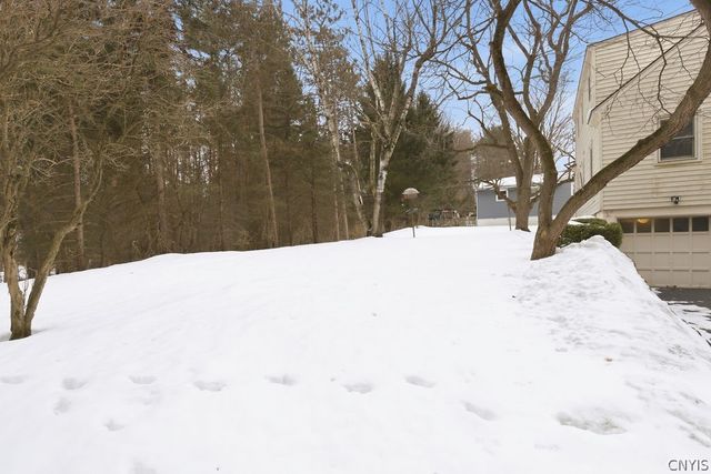 205 Broadmoor Drive, Camillus, NY 13031