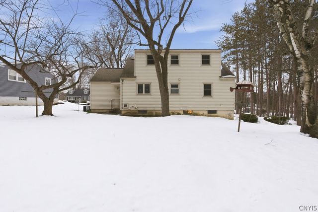 205 Broadmoor Drive, Camillus, NY 13031