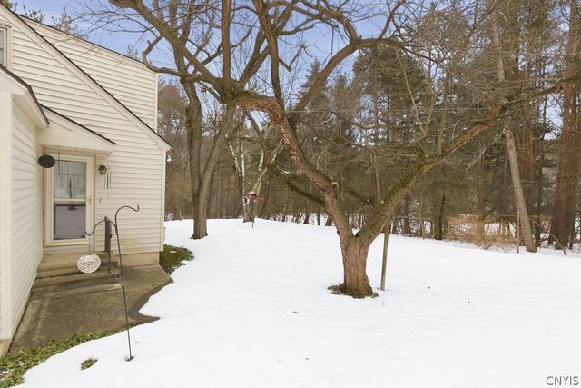 205 Broadmoor Drive, Camillus, NY 13031