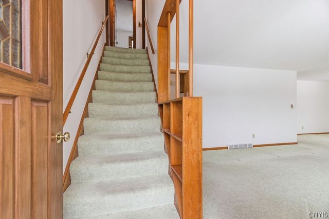 205 Broadmoor Drive, Camillus, NY 13031