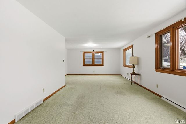 205 Broadmoor Drive, Camillus, NY 13031