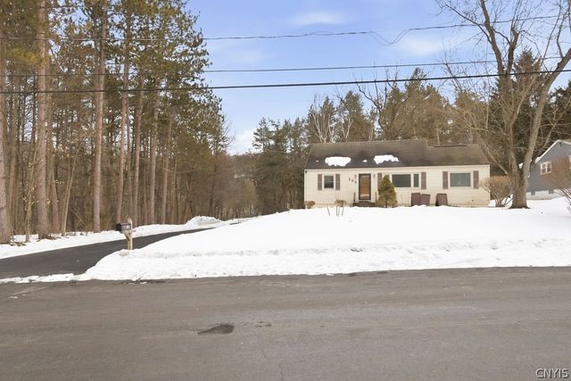 205 Broadmoor Drive, Camillus, NY 13031