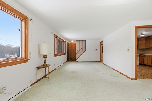 205 Broadmoor Drive, Camillus, NY 13031