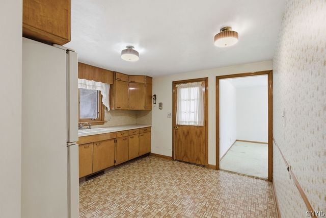 205 Broadmoor Drive, Camillus, NY 13031