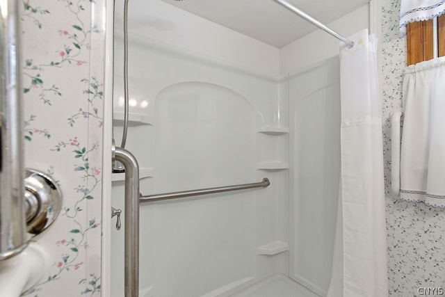 205 Broadmoor Drive, Camillus, NY 13031