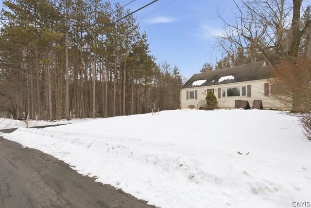 205 Broadmoor Drive, Camillus, NY 13031