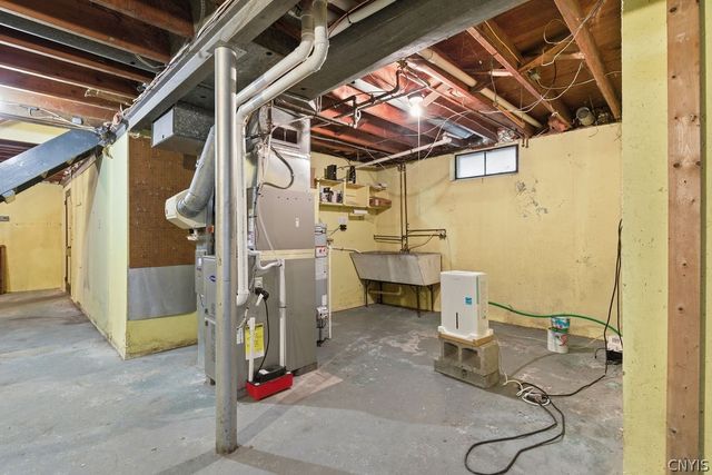 205 Broadmoor Drive, Camillus, NY 13031