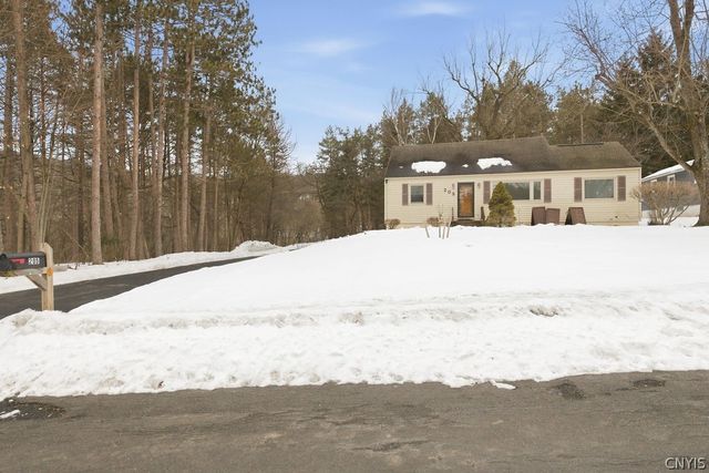 205 Broadmoor Drive, Camillus, NY 13031