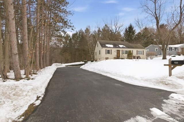 205 Broadmoor Drive, Camillus, NY 13031
