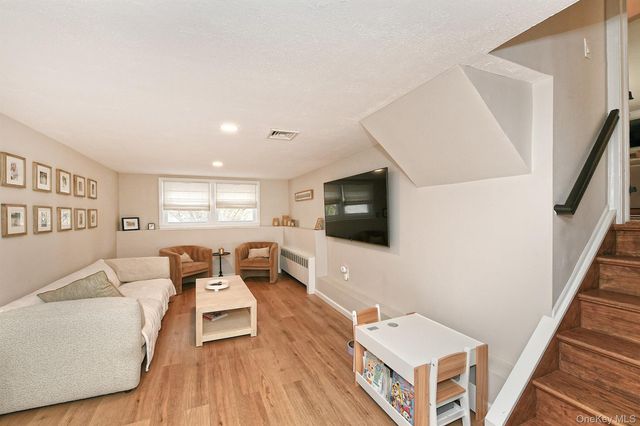 8 Sherwood Drive, Huntington, NY 11743