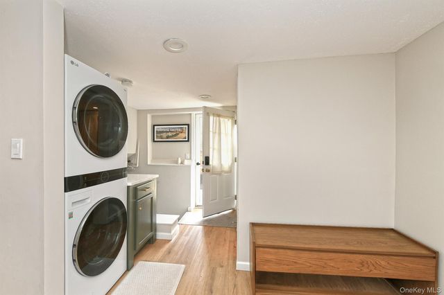 8 Sherwood Drive, Huntington, NY 11743