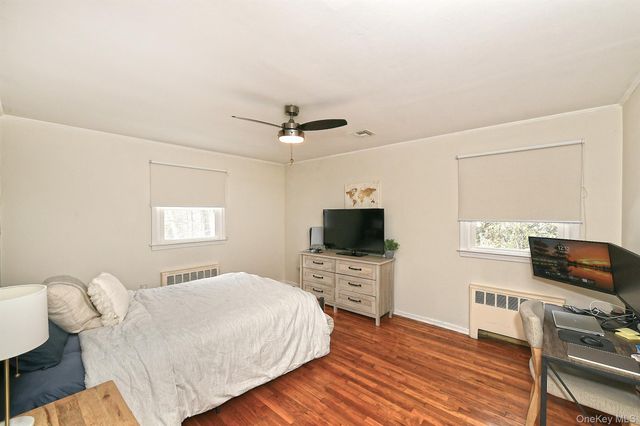 8 Sherwood Drive, Huntington, NY 11743