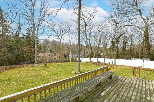 8 Sherwood Drive, Huntington, NY 11743