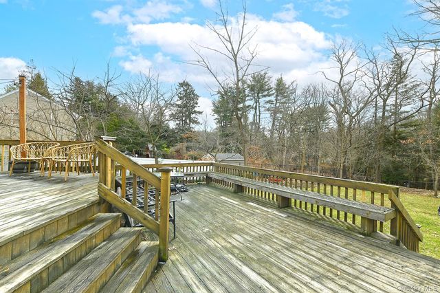 8 Sherwood Drive, Huntington, NY 11743