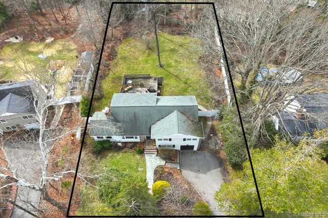 8 Sherwood Drive, Huntington, NY 11743