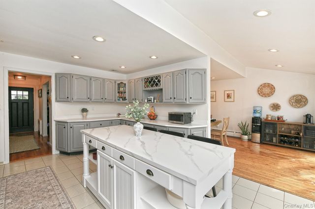 8 Sherwood Drive, Huntington, NY 11743