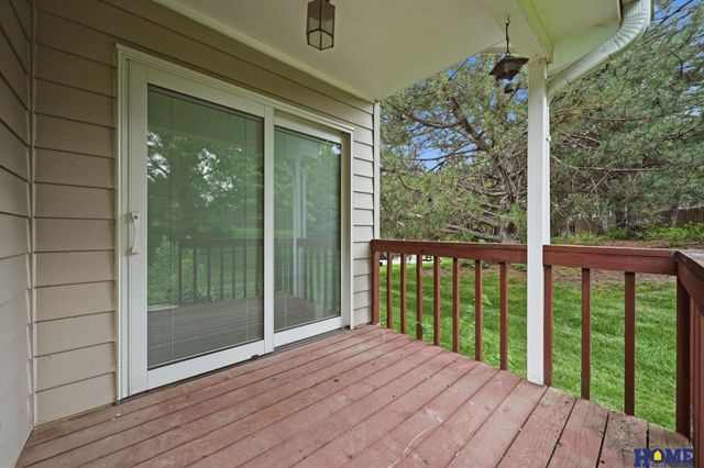 6940 Summerset Circle, Lincoln, NE 68516
