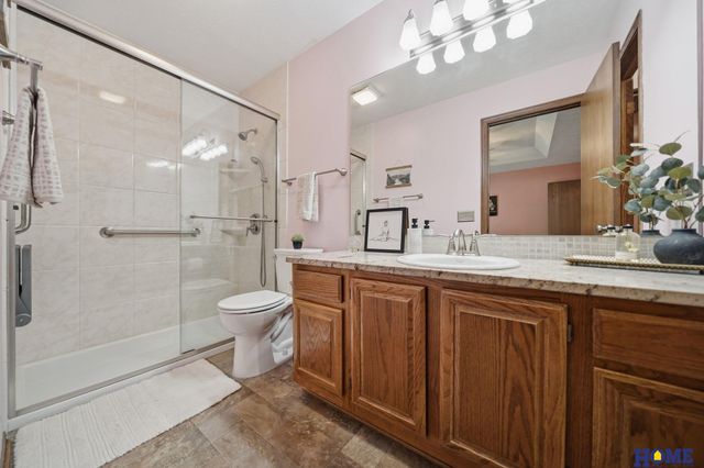6940 Summerset Circle, Lincoln, NE 68516