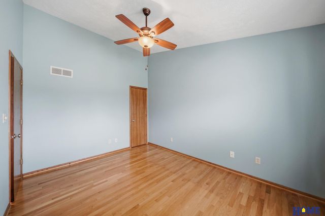 6940 Summerset Circle, Lincoln, NE 68516