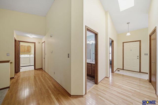 6940 Summerset Circle, Lincoln, NE 68516