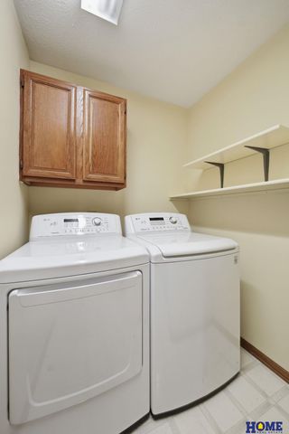 6940 Summerset Circle, Lincoln, NE 68516